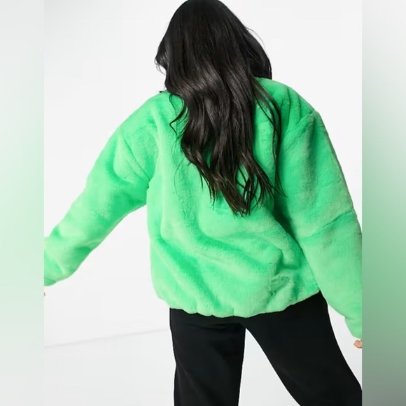 New! Nike Faux Fur Neon Green Swoosh Bomber Logo Zip Jacket 💚💚 Small - Picture 4 of 16